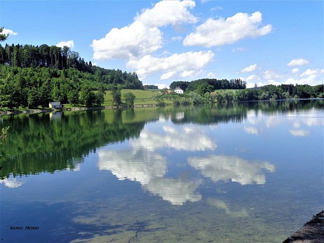 Lac de Bret Canton de Vaud en Suisse..